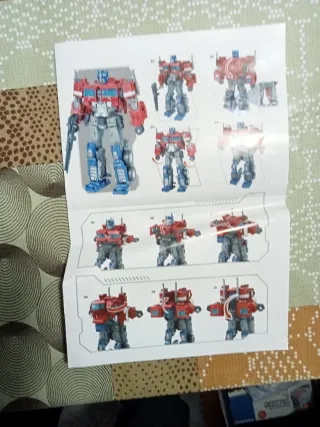 Commander robot trasformabile