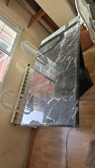 Mesa de salón de mármol negro
