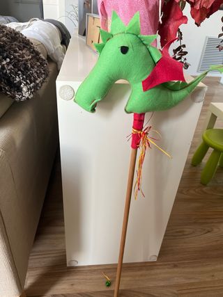 Dragón infantil Sant Jordi palo de madera de 80cm
