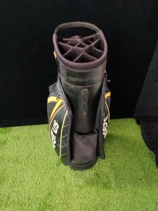 Bolsa de palos de golf negra y amarilla