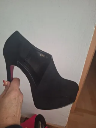 Zapatos de tacón Colourcherie negros