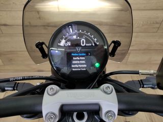 TRIUMPH TRIDENT 660 CARNÉ A2