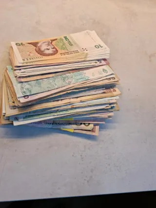 Lotto 130 banconote mondiali