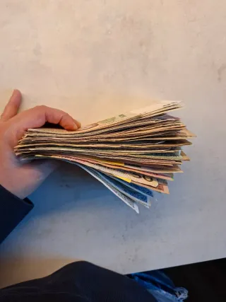 Lotto 130 banconote mondiali