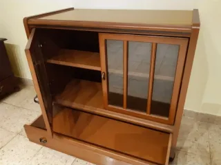 Mueble auxiliar salón madera y cristal