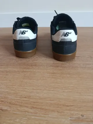 Zapatillas New Balance 272 Negras Goma Marrón