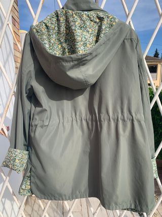 Chaqueta reversible floral verde