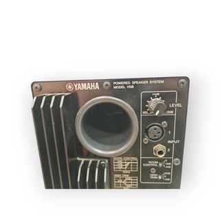 MONITOR DE ESTUDIO YAMAHA HS8 + CABLES