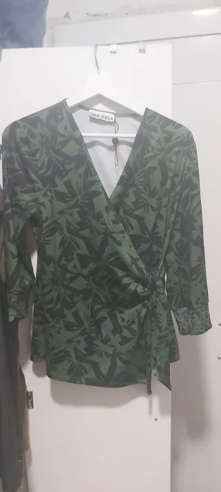 Blusa Simorra Verde y Negra Estampada