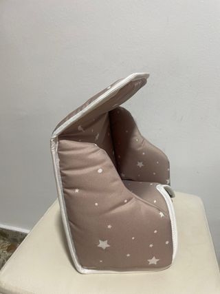 Cojín para trona con estrellas