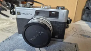 Fotocamera a rullino Yashica