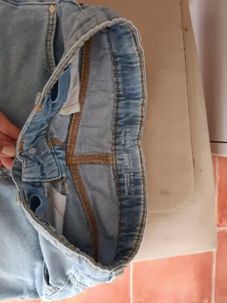 Pantalón corto vaquero azul claro talla 9-10
