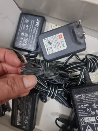 Cargador Sony para videocámara