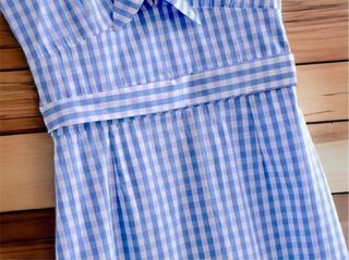 Vestido de verano a cuadros azul y blanco