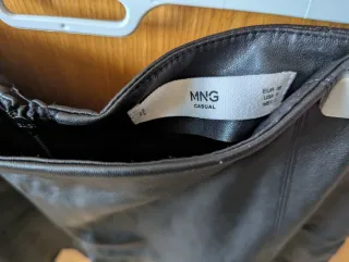 Minifalda cuero Mango Talla M