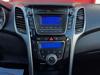 Hyundai i30 1.4 Tecno S Sky