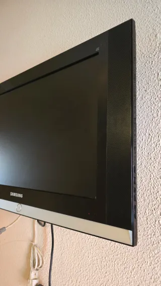 Televisor Samsung 27 LCD Negro