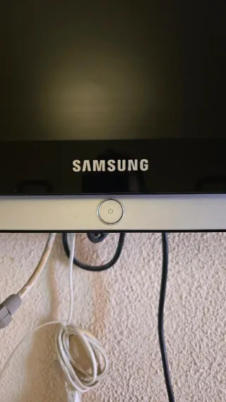 Televisor Samsung 27 LCD Negro