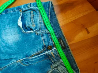Jeans donna strappi ginocchio taglia 44