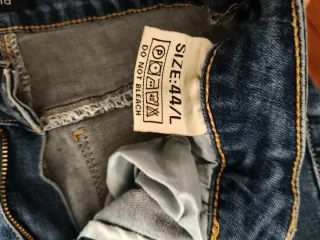 Jeans donna strappi ginocchio taglia 44