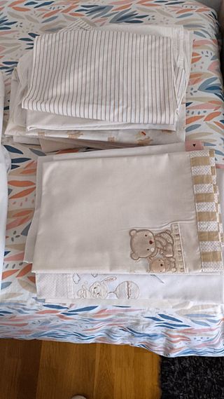 Ropa de cuna con estampado de zorros