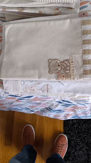 Ropa de cuna con estampado de zorros