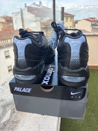 Nike Air Max 95 x “PALACE”.