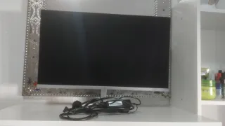 Monitor HP Negro y Plateado