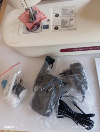 Máquina de coser portátil DAWAD