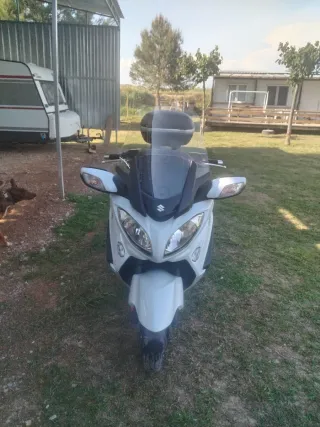 Suzuki Burgman 650 Executive