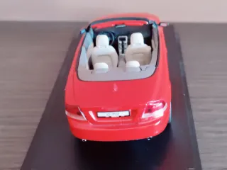 Maqueta Volvo C70 Descapotable Rojo Escala 1/43