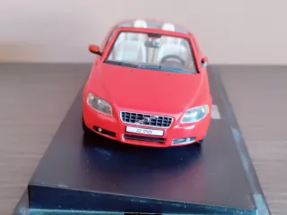 Maqueta Volvo C70 Descapotable Rojo Escala 1/43