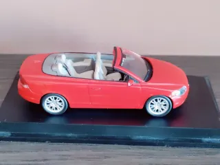 Maqueta Volvo C70 Descapotable Rojo Escala 1/43