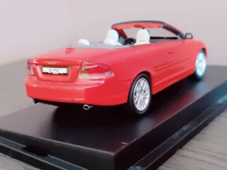 Maqueta Volvo C70 Descapotable Rojo Escala 1/43
