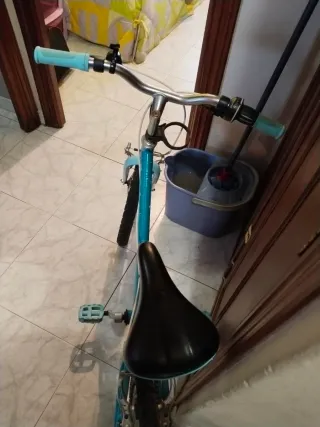 Bicicleta infantil azul