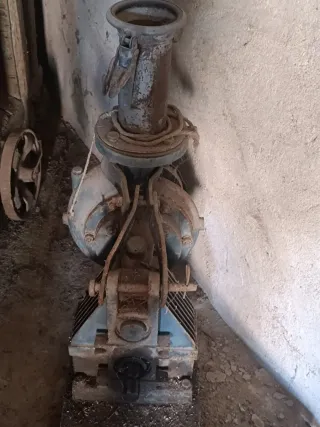 Bomba de riego con enganche para tractor