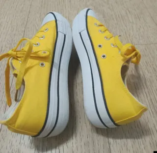Zapatillas lona amarillas T 38 similar Converse