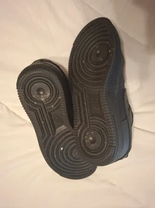 Nike Air Force 1 Triple Black