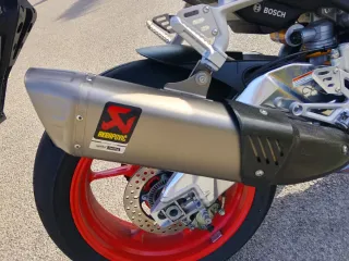 Aprilia Tuono V4 Factory Roja/Plata