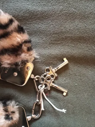 Esposas de peluche Love Cuffs