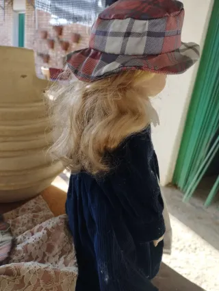 Muñeca decorativa de estilo clásico