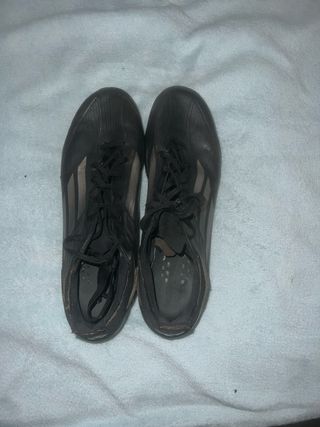 Botas de fútbol Adidas F50 gama media