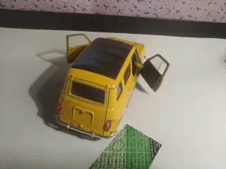 Pack 4 Miniaturas Coches Clásicos 70's 1/36