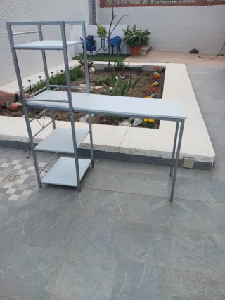 Escritorio metal y madera