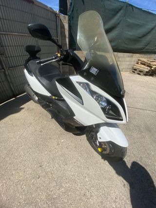 Kymco Superdink 300 2012