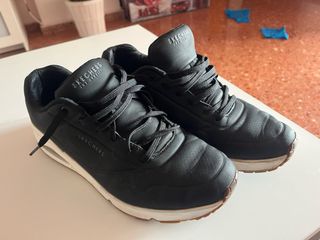 Zapatillas Skechers Negras seminuevas. Talla 43