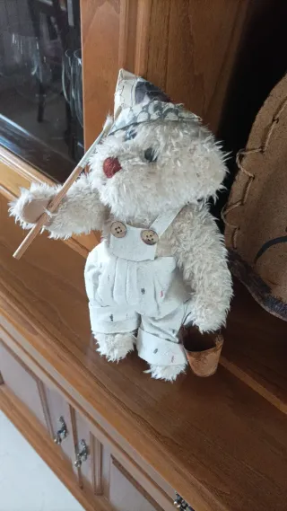 Oso de peluche pintor con cubo