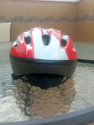 Casco de bici infantil rojo y blanco