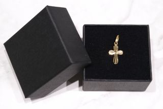 CRUZ, ORO 18K/0.9g