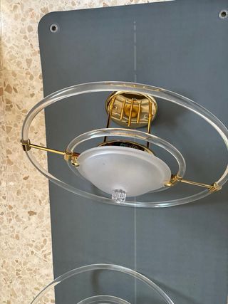Conjunto de lamparas de vidrio y metal dorado